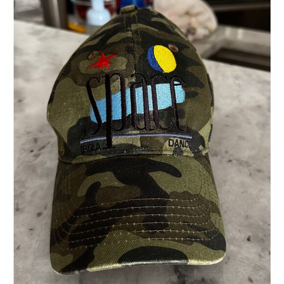 Vintage Space Ibiza hat | c. 2000s | Y2k - Picture 1 of 7